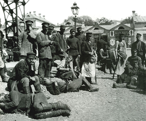 Au marché Khitovka, vers 1900